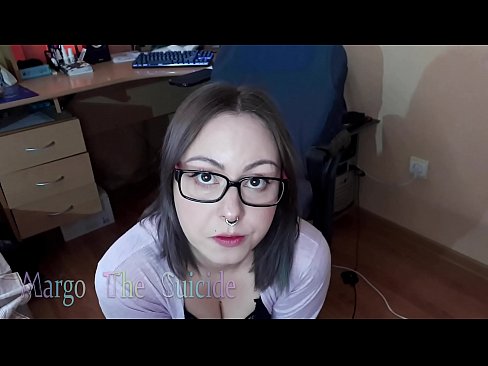 ❤️ Sexy dievča s okuliarmi hlboko fajčí vibrátor na kameru ❤❌ Kvalitný sex na nás