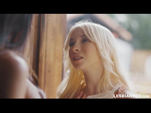 ❤️ Dievča príde domov o niekoľko mesiacov neskôr a skončí pri jedení kundičky svojej nevlastnej mamy ❤❌ Kvalitný sex na nás